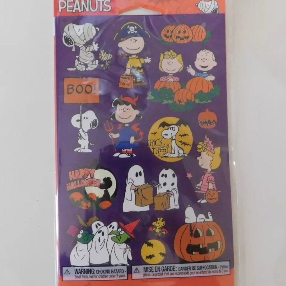 NWT American Greetings Package 2 Sheets Peanuts Snoopy Halloween Stickers 2017 - Picture 2 of 6